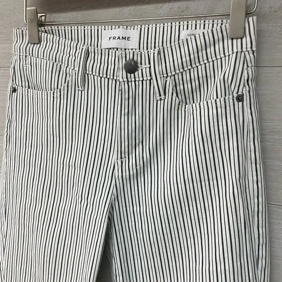 * | FRAME | Le High Straight Jeans. Size 26. - Picture 6 of 12